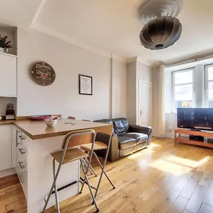 Guestready - Lovely 1 Bedroom Close To Centre Free On-street Parking Apartment
