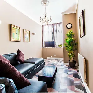 Montgomery - Crighton Apartment