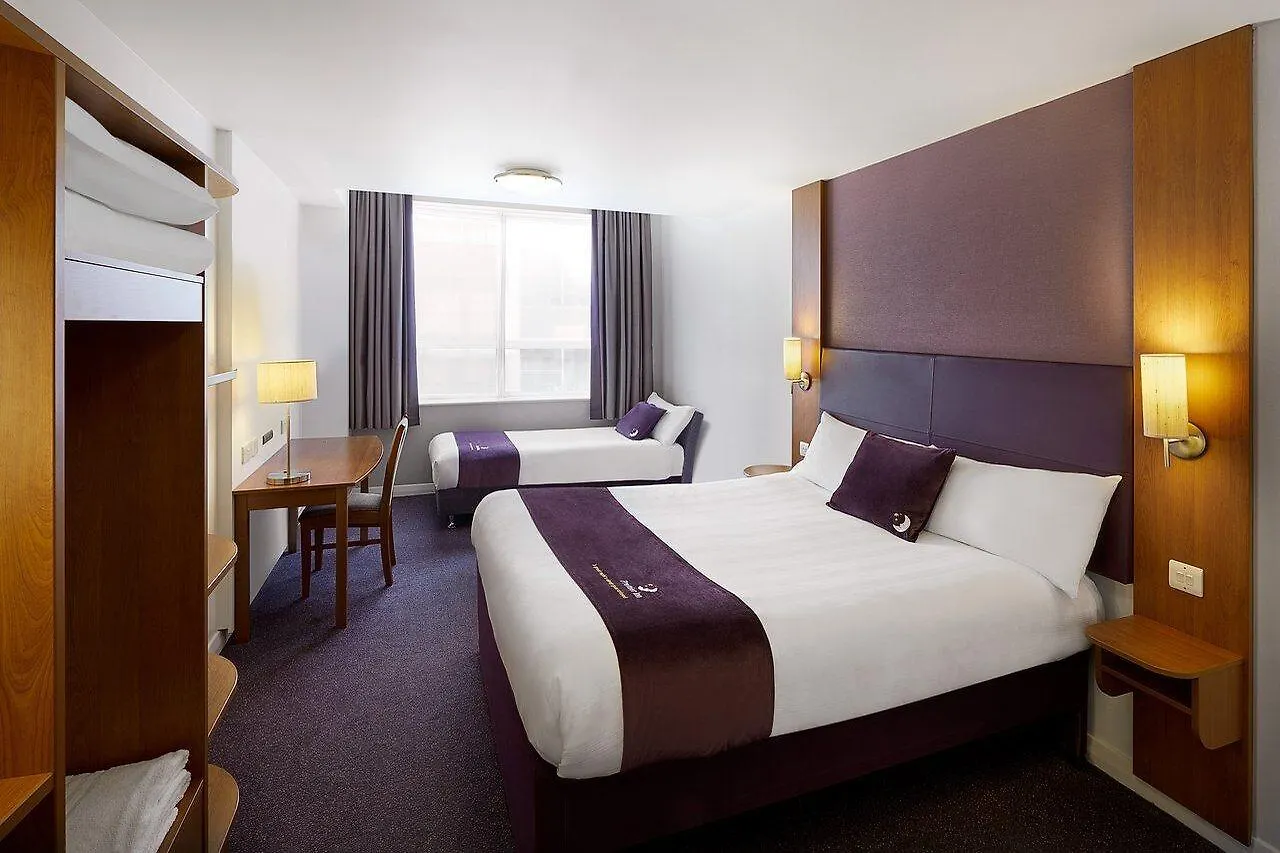 Premier Inn Edinburgh Princes Street Hotel