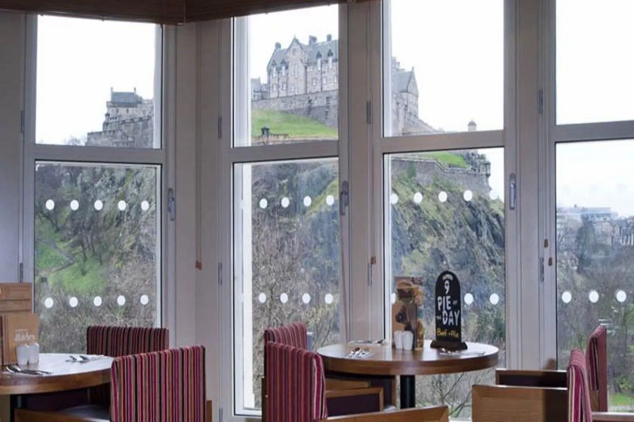Premier Inn Edinburgh Princes Street Hotel